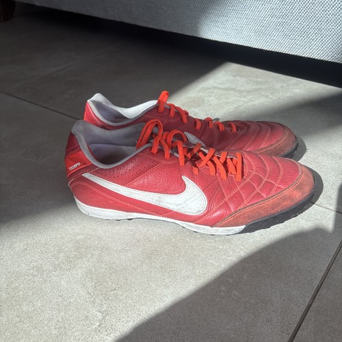 Red nike tiempo astro turf - red,