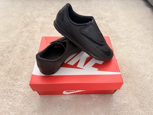 Nike football shoes astro turf - nike,